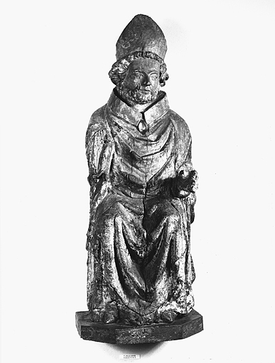 Statue : saint évêque