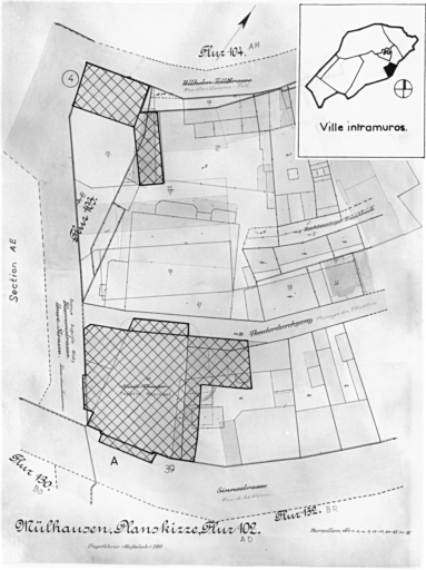 Plan cadastral de 1905, avec la situation des édifices inventoriés. Extrait de la section AD. A : Théâtre municipal, 39 rue de la Sinne. Maison Steinbach, 4 place Guillaume Tell (actuellement musée des Beaux-Arts).