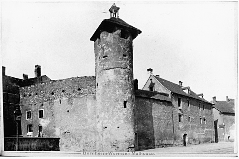 Vue ancienne de la tour de Bollwerk, avant la restauration.