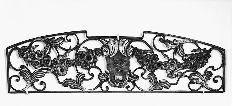 Imposte de la maison de la corporation des vignerons, 32 rue Henriette.