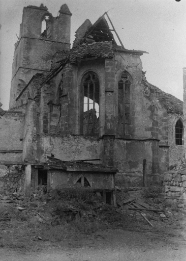 Le chevet après les destructions de 1914-1918.