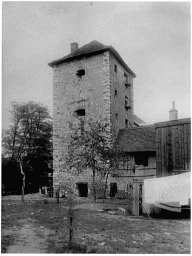 Vue ancienne de la tour Nessel, avant restauration.