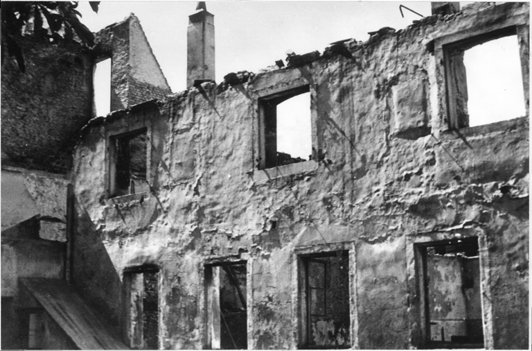 hôpital militaire installé dans l'ancien couvent des Capucins ; chapelle de l'Hôpital (après 1945).