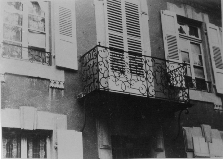 Balcon du presbytère avant démolitions.