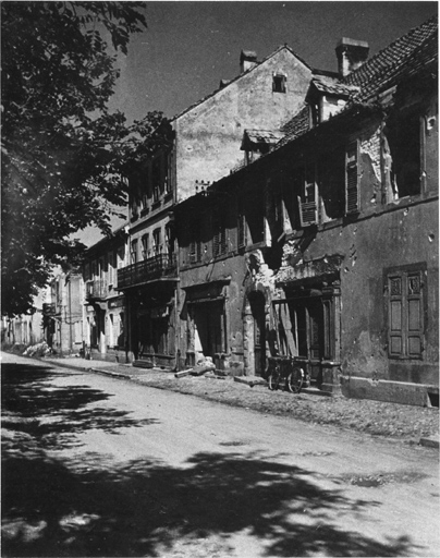 Maisons rue Vauban, place du Marché (après 1945).
