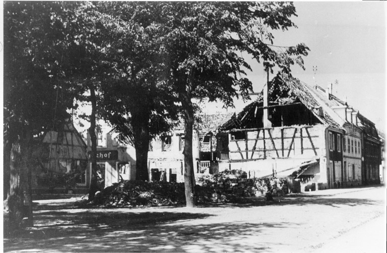 Angle de la rue de l'Eglise et de la rue de Strasbourg (après 1945).