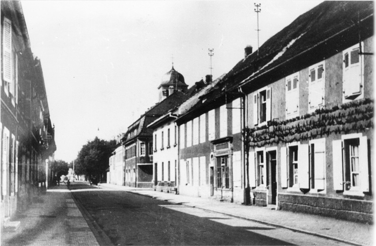 Rue de Strasbourg avant les démolitions (avant 1945).