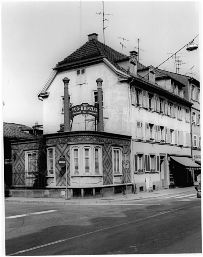 Vue d'ensemble de l'atelier de construction de cheminées d'usine Eugène Kienzler, 22 avenue Aristide Briand.