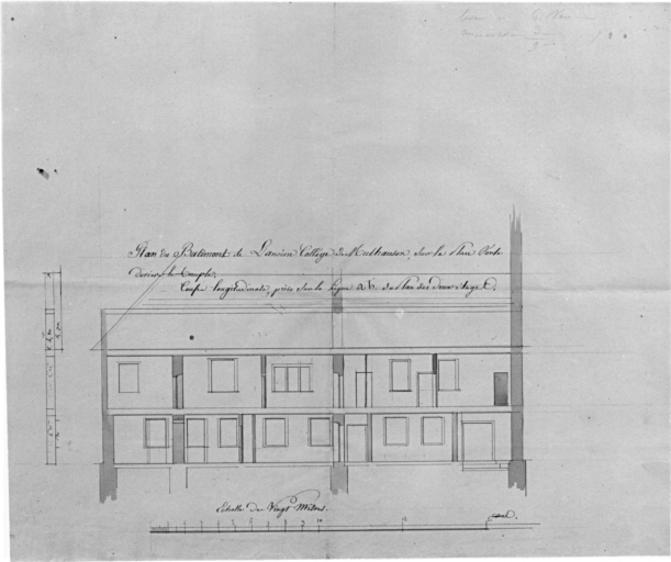 Coupe longitudinale du bâtiment de l'ancien collège sur la place Verte derrière le temple.