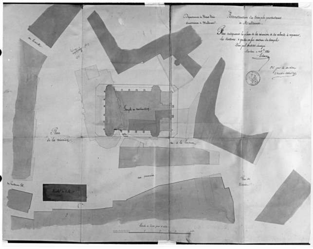 Projet de reconstruction du temple protestant. Plan indiquant la place de la Réunion et ses abords à repaver, les trottoirs et grilles en fer autour du temple.