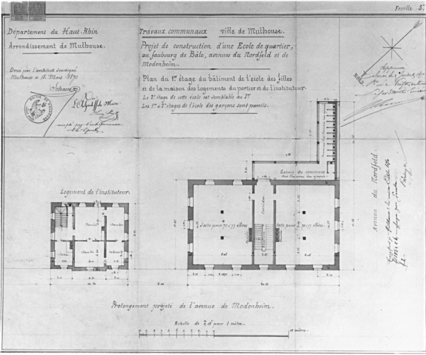 Projet de construction d'une école de quartier, faubourg de Bâle, aux avenues du Norfeld et de Modenheim. Plan du premier étage du bâtiment de l'école des filles et de la maison des logements du portier et de l'instituteur.