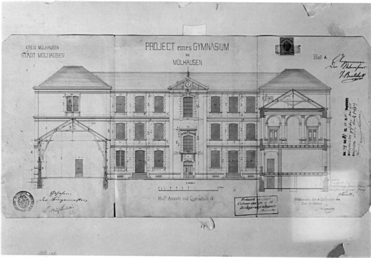 Projet d'un lycée : élévation sur la cour, coupe.