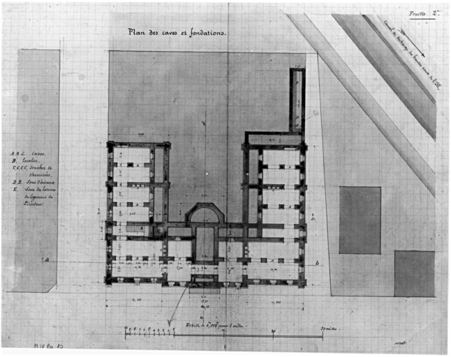 Construction d'une école spéciale de garçons (Mittelschule). Avant-projet : plan des caves et fondations.