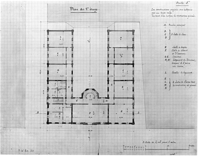 Construction d'une école spéciale de garçons (Mittelschule). Avant-projet : plan du deuxième étage.