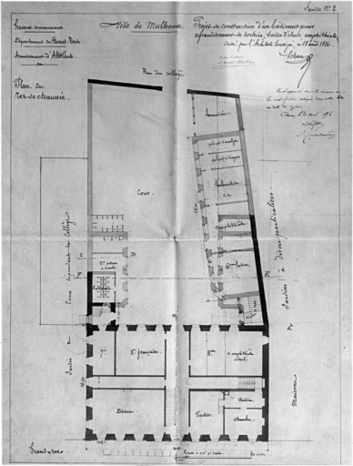 Projet de construction d'un bâtiment pour agrandissement : plan du rez-de-chaussée.