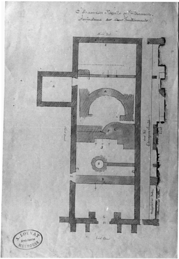 Plan de la chapelle, avec emplacement des murs anciens.