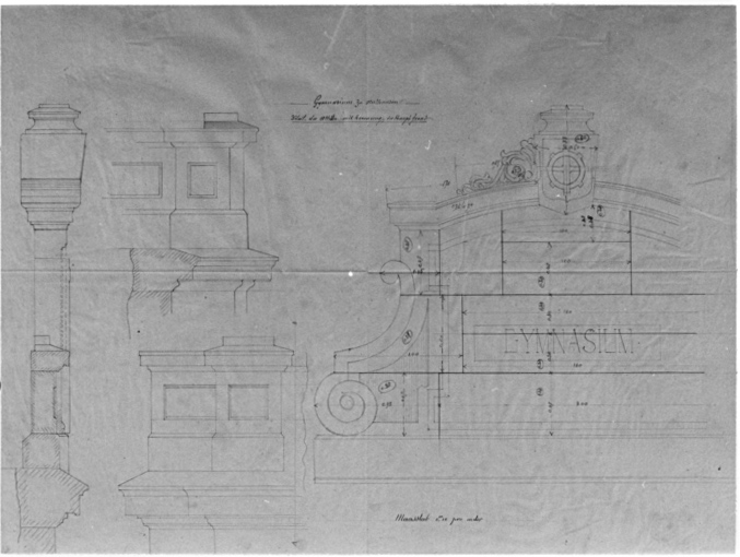 Lycée de Mulhouse : détail du couronnement de l'élévation antérieure.