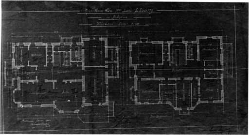 Plans du rez-de-chaussée et du premier étage.