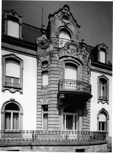 Elévation sur l'avenue du Président Kennedy, avant-corps central.