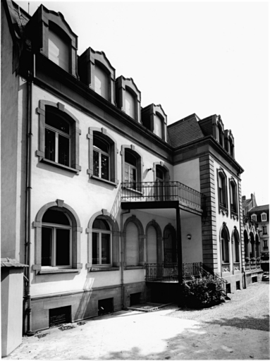 Elévation ouest (latérale).