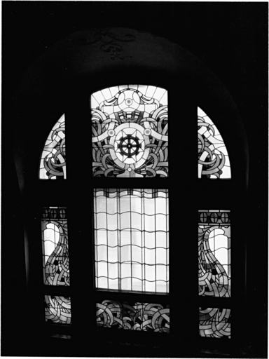 Baie de la cage d'escalier.