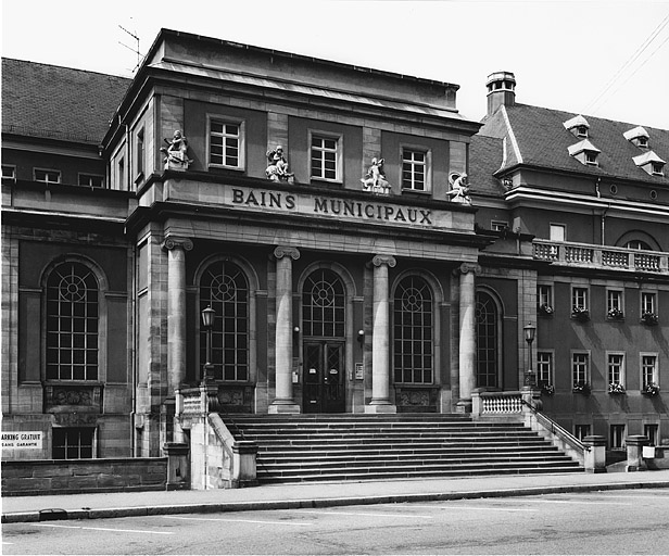 Partie centrale de l'élévation antérieure.