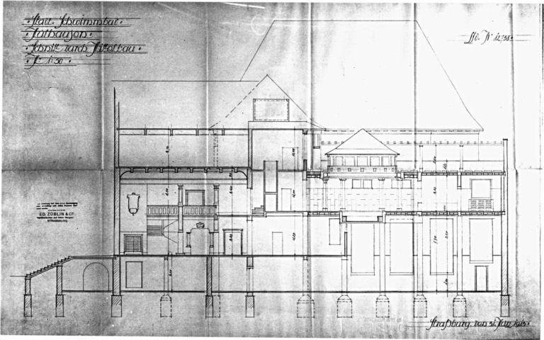 Coupe sur le corps du bâtiment central.