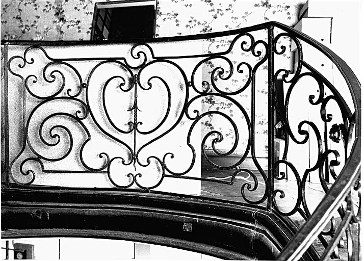 Détail de la rampe d'escalier au deuxième étage.