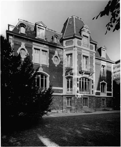 Elévation latérale est.