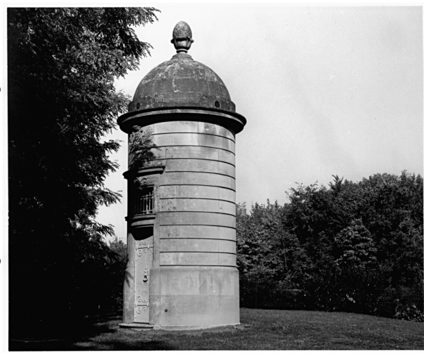 Réservoir du haut service : vue de la tourelle de l'escalier au sommet du réservoir.