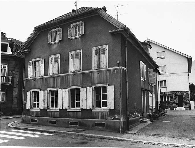 Vue d'ensemble d'une maison, 86 rue de Belfort.