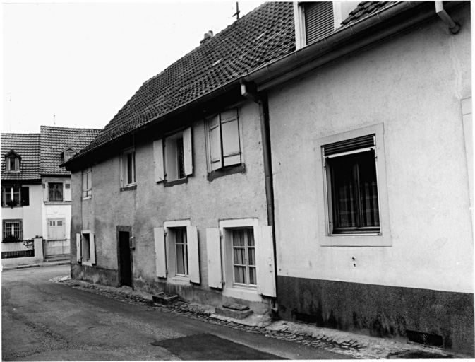 Vue de la façade sur rue de la maison 1 rue de la Verdure.