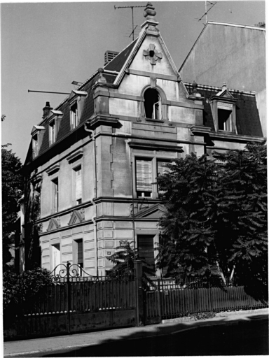 Vue de trois quarts de la maison, 59 rue de Brunstatt.