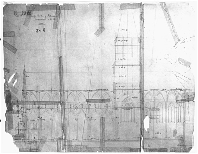 Coupe longitudinale avec indication de l'avancement des travaux en hauteur (dates).