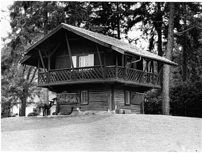 Chalet des marabouts et lamas (K).