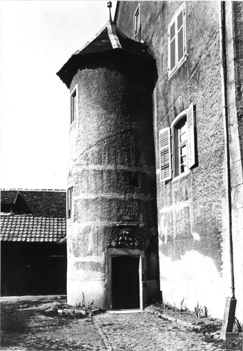 Vue ancienne de la tourelle d'escalier.