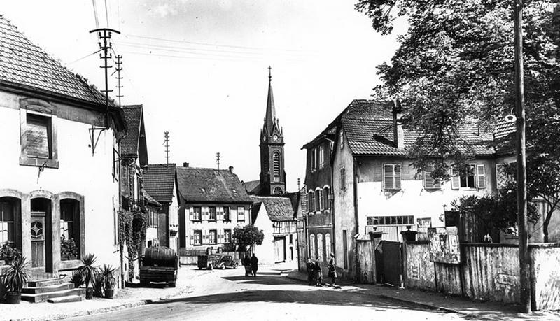 Rue des Manteaux-Rouges.