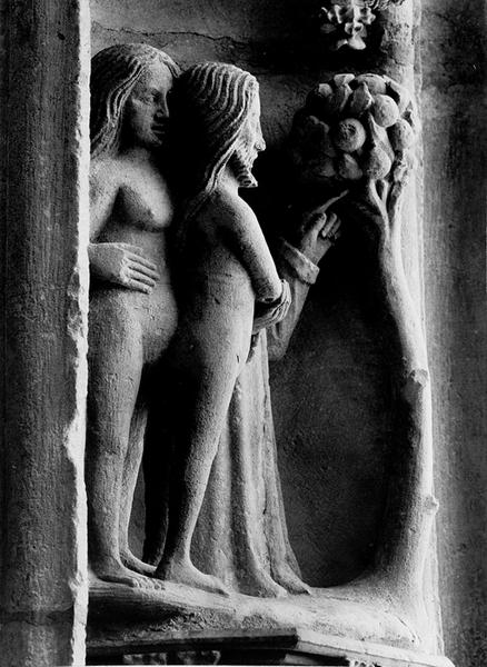 Portail ouest, voussure V, rouleau 3, relief V43 : Dieu montre l'Arbre de la Connaissance à Adam et Eve.(détail)