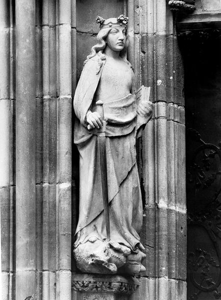 Statue de sainte Catherine.