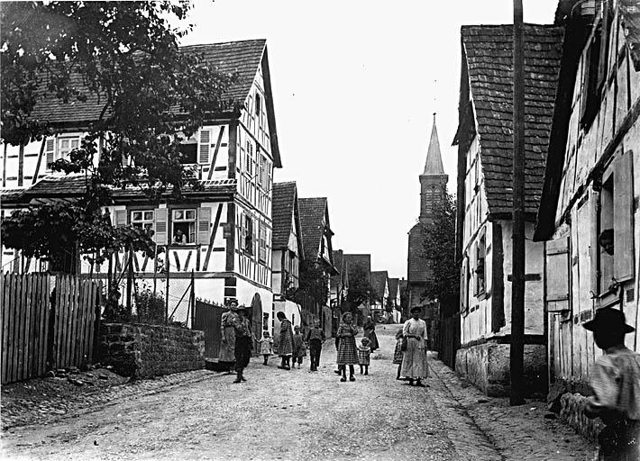 Vue ancienne de la rue du Tir, la ferme No 170 se trouve à gauche (étudiée).