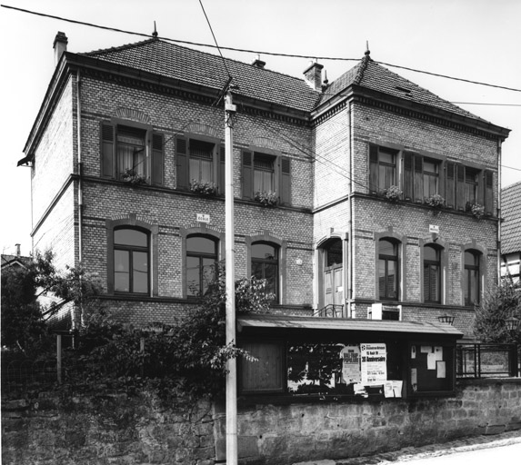 Elévation sur rue, vue de trois quarts gauche.