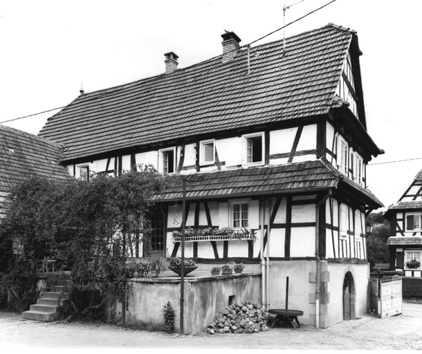 Ferme : Principale (rue) 44, à Birlenbach. Le logis, vue depuis la cour.