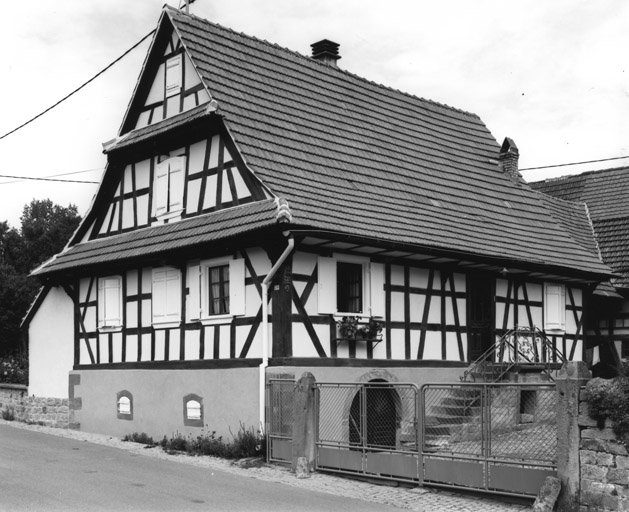 Ferme : Principale (rue) 29, à Birlenbach. Vue de trois quarts.