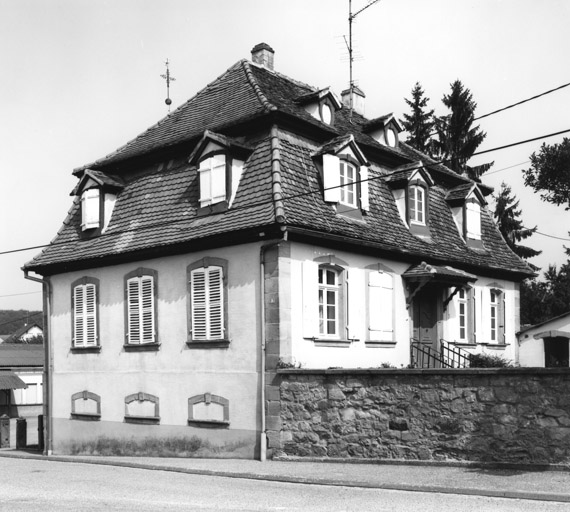 Vue d'ensemble des élévations sur rue.