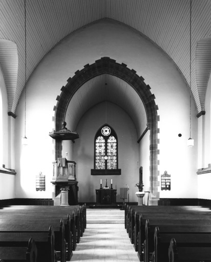 Intérieur : vue d'ouest en est.