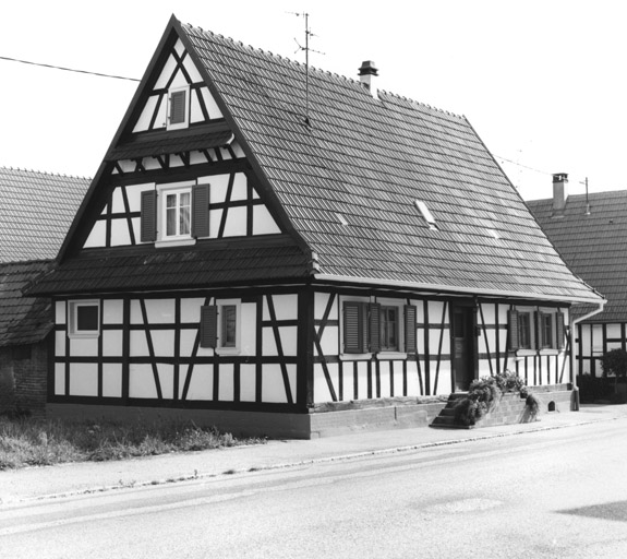 Ferme, Principale (rue) 10. Vue de trois quarts gauche.