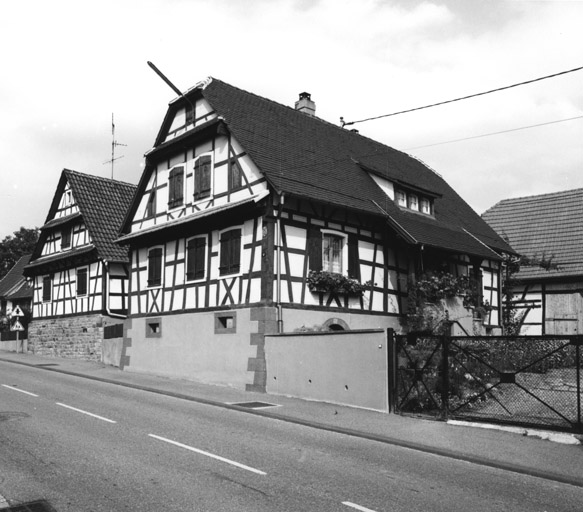 Ferme, Thermes (rue des) 17, à Hoelschloch. Vue d'ensemble.