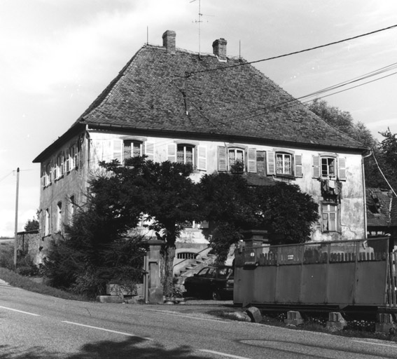 Vue d'ensemble du logis.