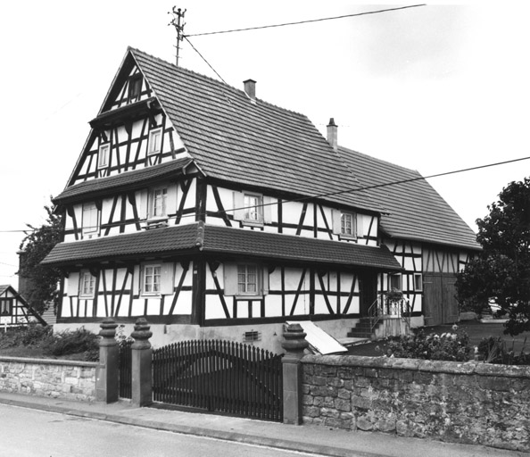 Ferme : Prairies (rue des) 6. Logis trois quarts droit.