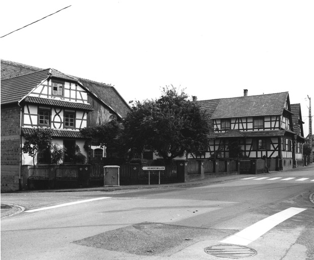 Ferme : Principale (rue) 15, à Schwabwiller. Vue d'ensemble trois quarts droit.